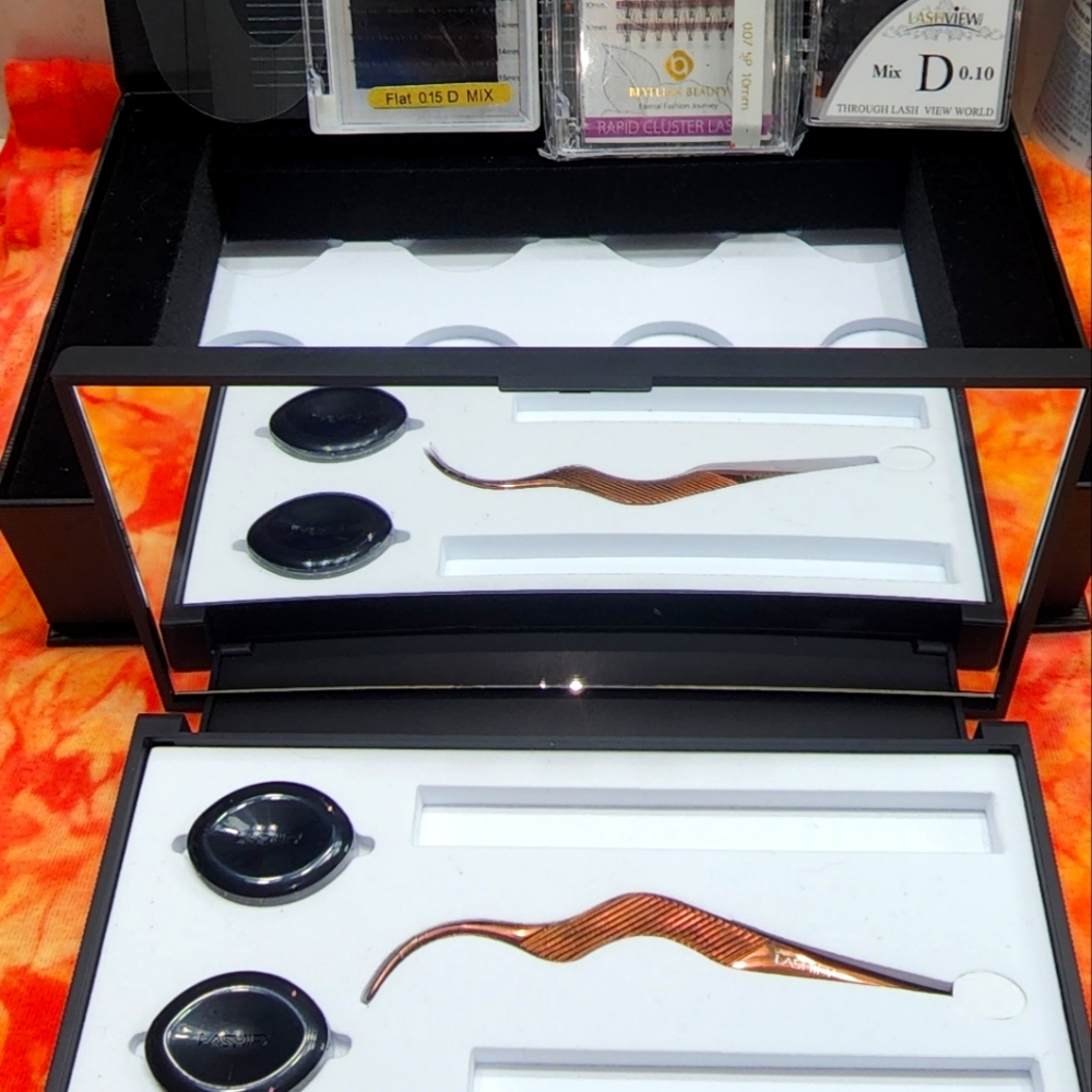 Lashify Kit with Wand and Lash Storage Box plus extras